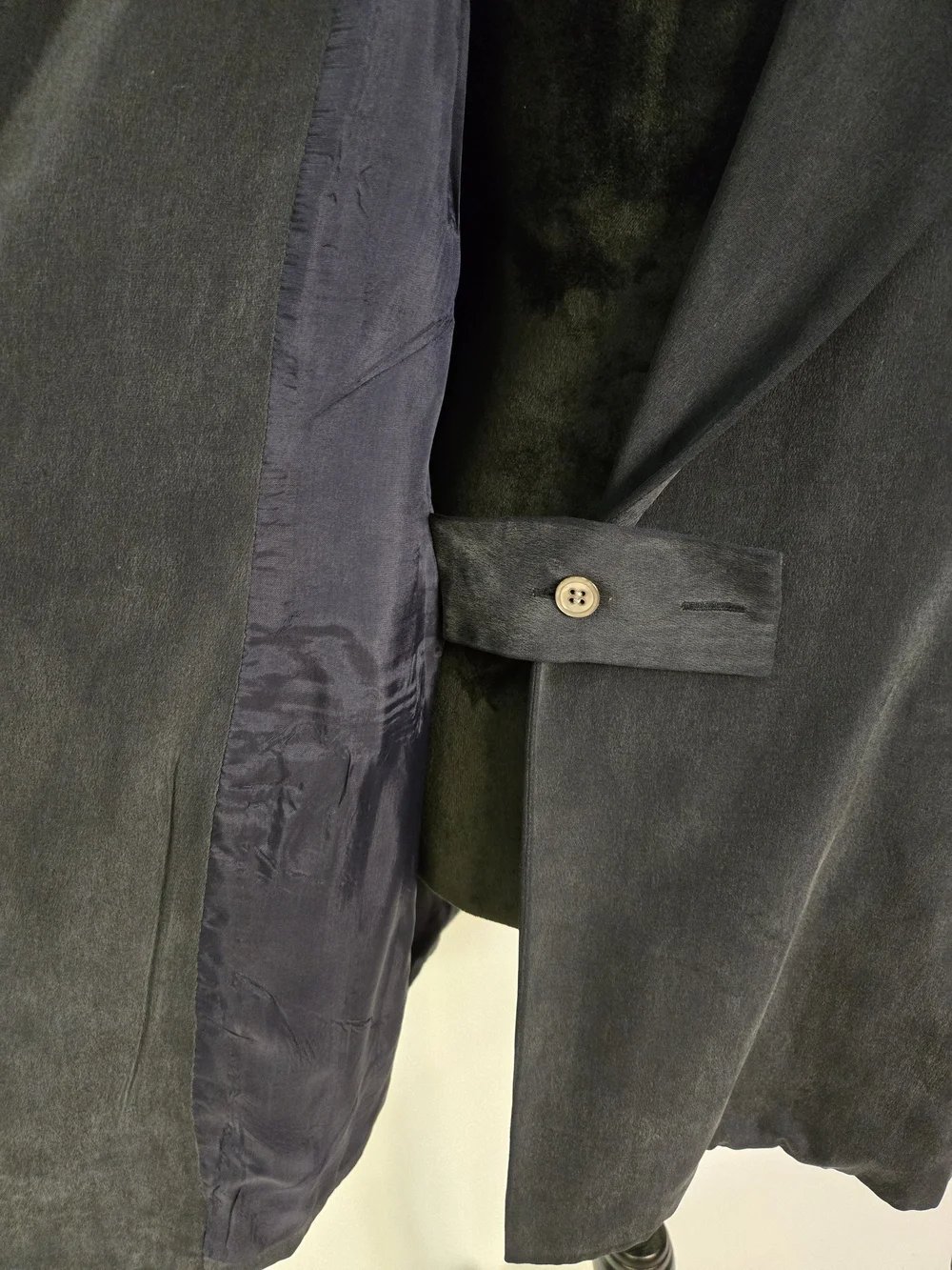 due per due sleek charcoal
